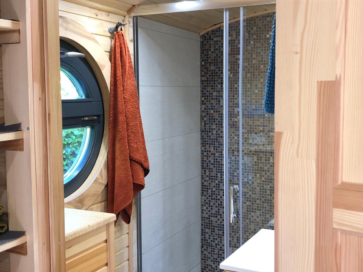 Roulotte Gites O Bien-Etre Massage Spa Sejour Bien-Etre En Hebergement Insolite Roulotte Karantez Ou En Gites Melon Ou Yock A 800 M Des Plages Maison D'Hote Drogou Porspoder Bagian luar foto