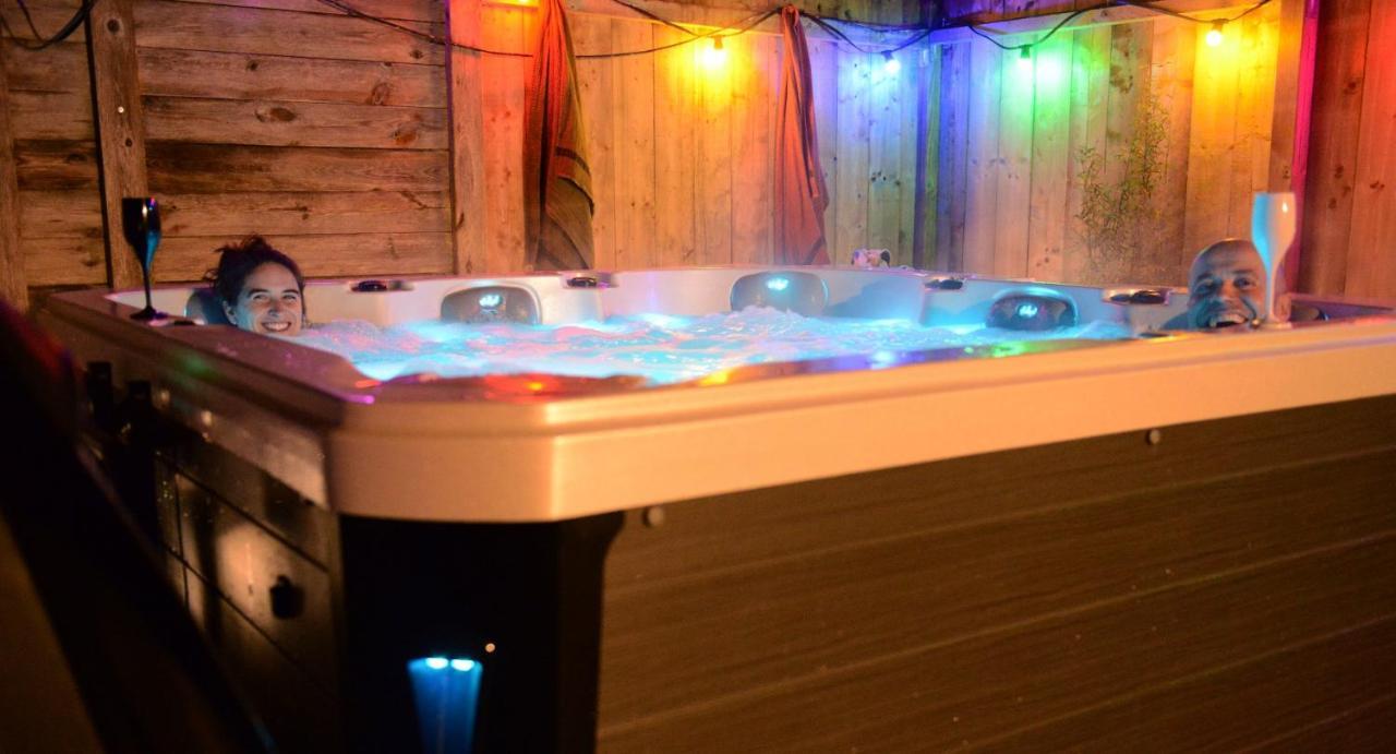Roulotte Gites O Bien-Etre Massage Spa Sejour Bien-Etre En Hebergement Insolite Roulotte Karantez Ou En Gites Melon Ou Yock A 800 M Des Plages Maison D'Hote Drogou Porspoder Bagian luar foto