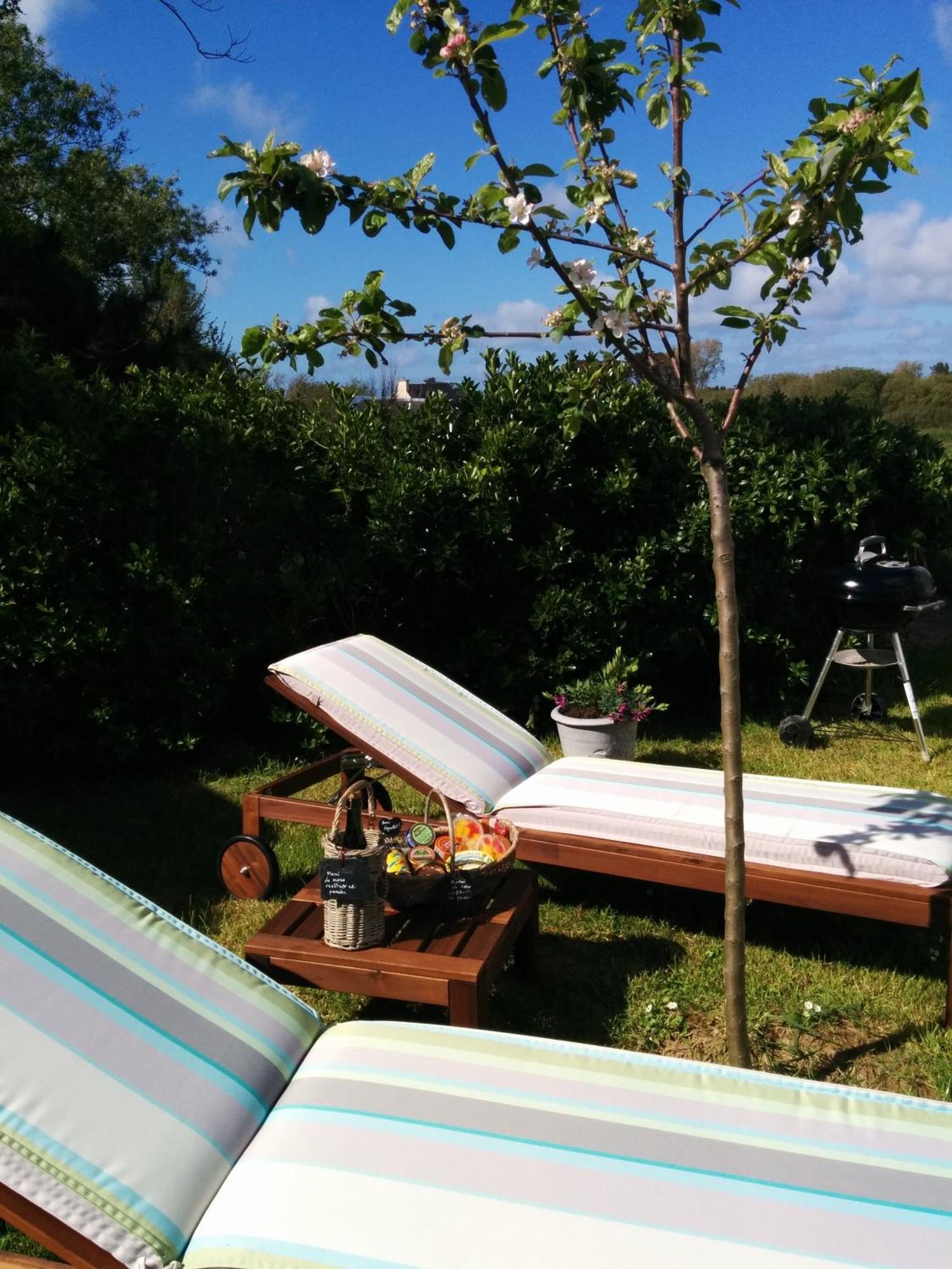 Roulotte Gites O Bien-Etre Massage Spa Sejour Bien-Etre En Hebergement Insolite Roulotte Karantez Ou En Gites Melon Ou Yock A 800 M Des Plages Maison D'Hote Drogou Porspoder Bagian luar foto