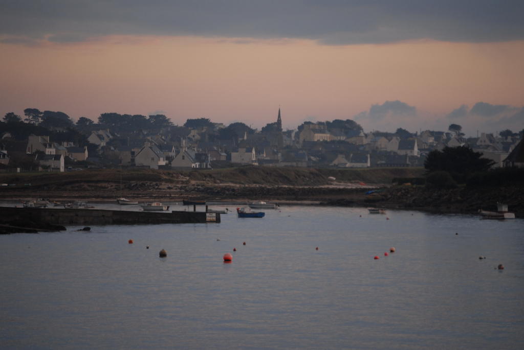 Roulotte Gites O Bien-Etre Massage Spa Sejour Bien-Etre En Hebergement Insolite Roulotte Karantez Ou En Gites Melon Ou Yock A 800 M Des Plages Maison D'Hote Drogou Porspoder Bagian luar foto